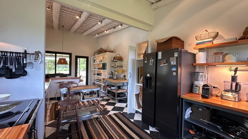 Casa amplia en venta y alquiler en el Quijote